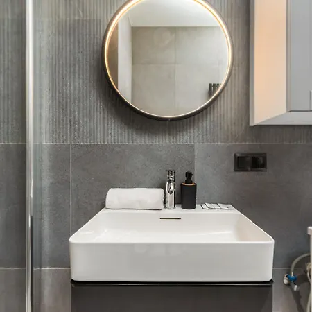 Apartman Aleja Solidarnosci 153 - A By Homeprime Varsó