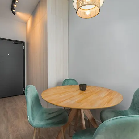 Aleja Solidarnosci 153 - A By Homeprime