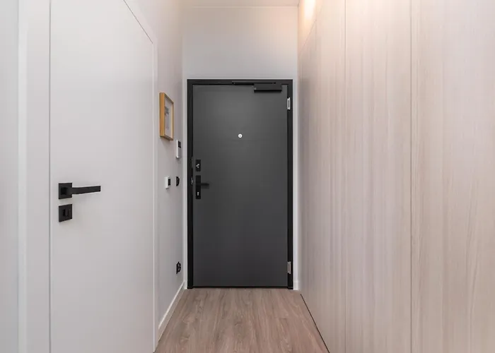 Aleja Solidarnosci 153 - A By Homeprime Warszawa