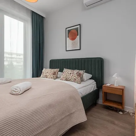 Aleja Solidarnosci 153 - A By Homeprime *